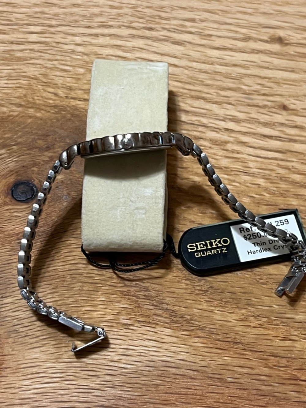 Vintage Seiko Silver Bracelet Watch with Black Dial - Picture 5 of 6